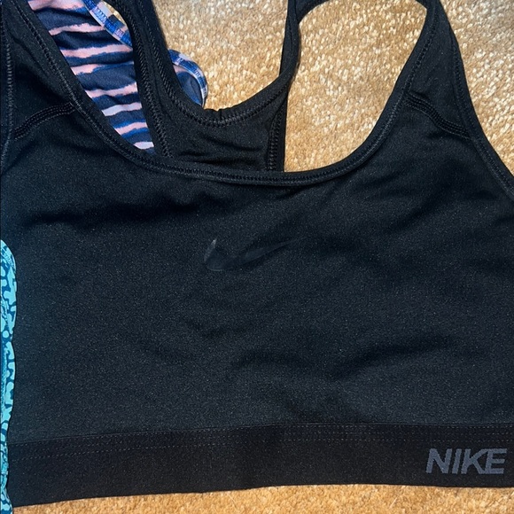 Nike Sports Bras Set (Size Medium) - Picture 3 of 4